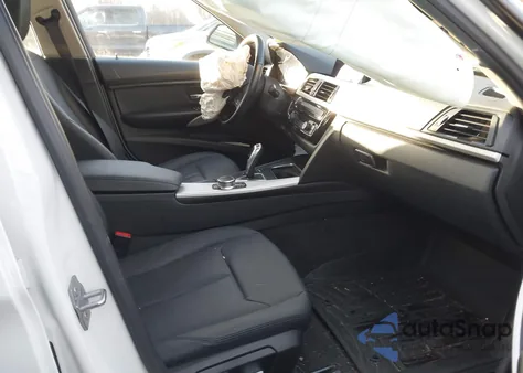 2017 BMW 320I xDrive z USA, uszkodzony, nr VIN WBA8E5G34HNU44902